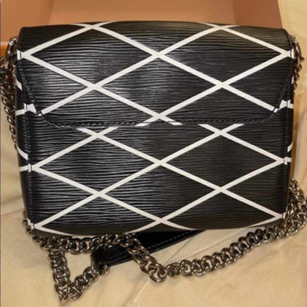 Louis Vuitton Twist Eli Malletage PM Black and White Cross Body Bag - Picture 3 of 7